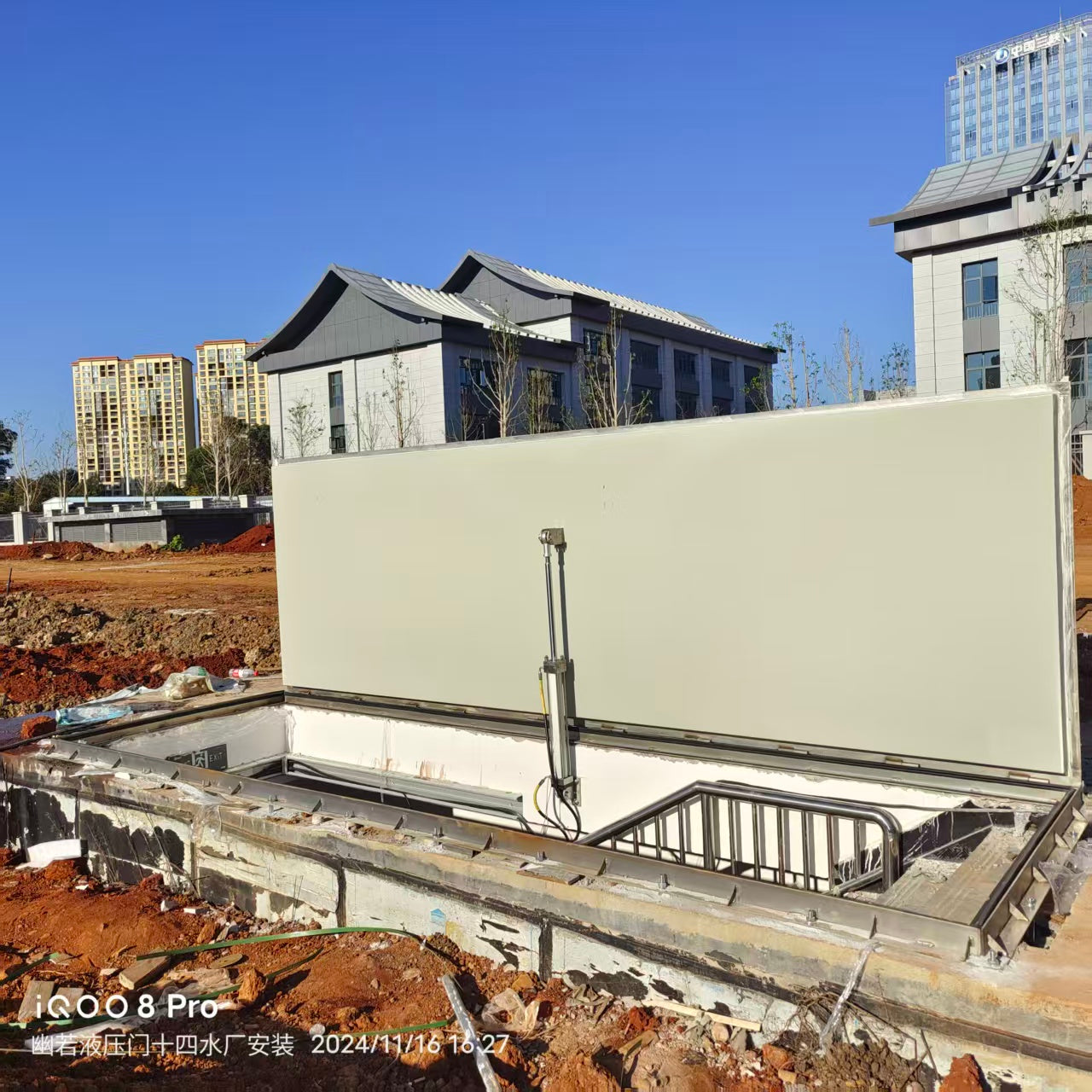 Customizable large stainless steel hydraulic Floor Access Door